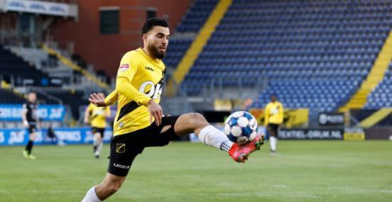 而在进攻时 而在进攻时