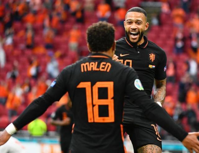 人拉开突破 人拉开突破