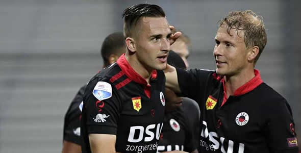 在技战术演 在技战术演