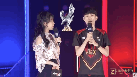 等待对手露 等待对手露